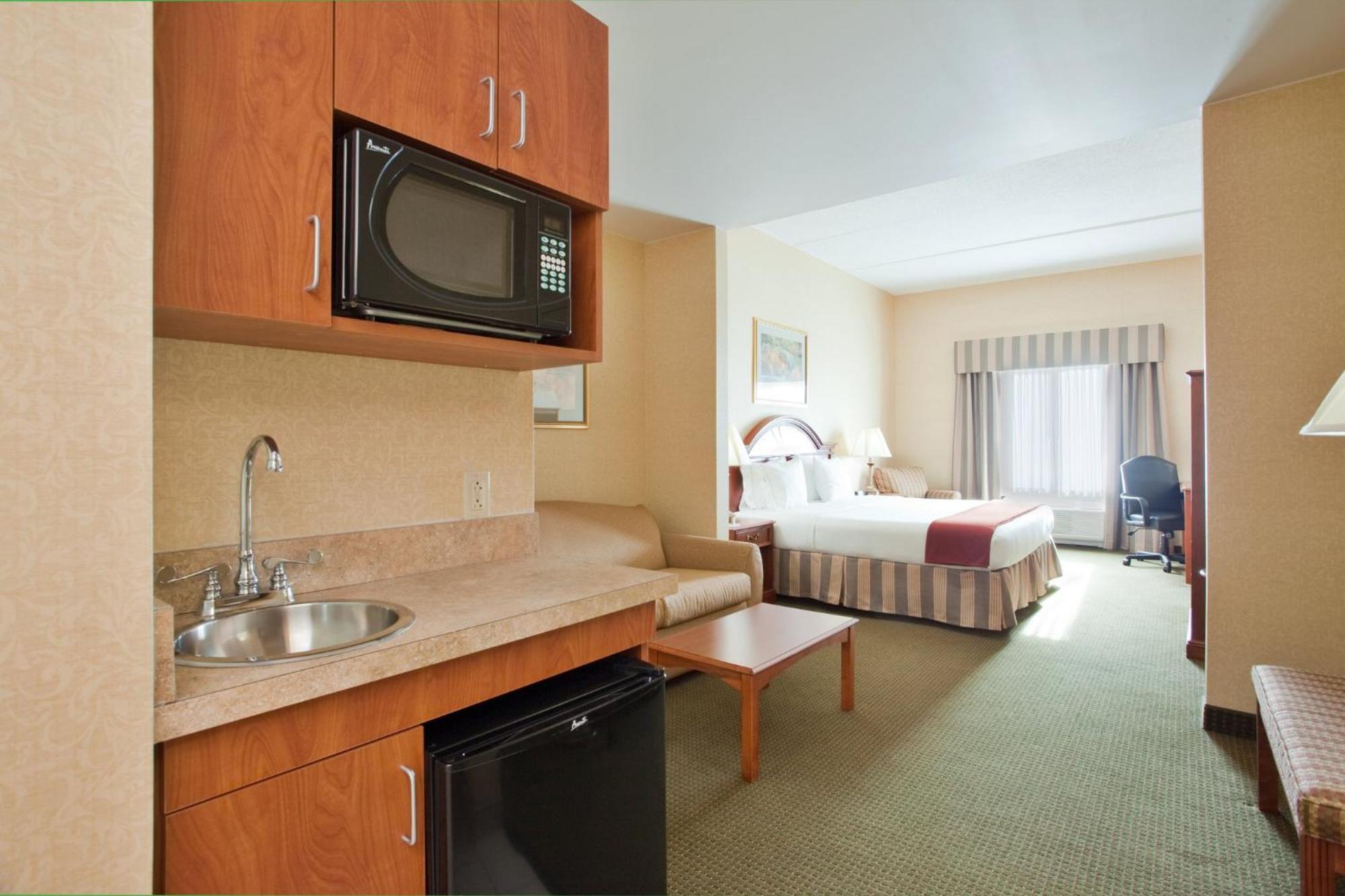 Holiday Inn Express Hotel & Suites Drums-Hazelton By Ihg Εξωτερικό φωτογραφία
